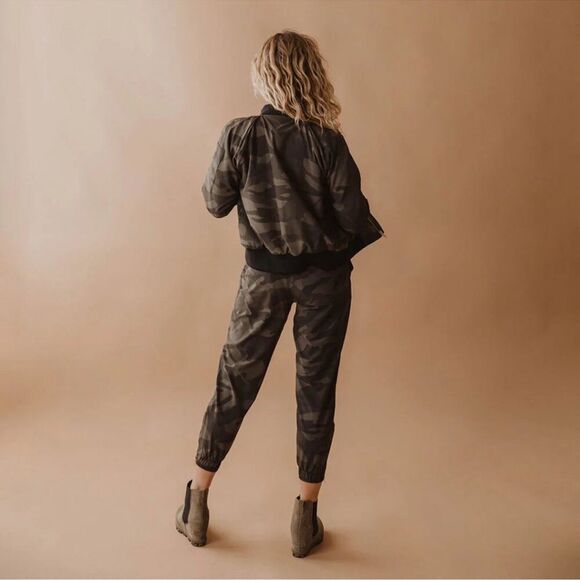 NEW ALBION Bomber Jacket in Camo Size S - Picture 6 of 14